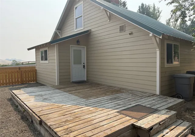Photo 2 of Single family home for sale at 1200 Tibbling Rd, Selah, WA 98942 | MLS# NWM2565152 | Listing updated on 2026-09-17
