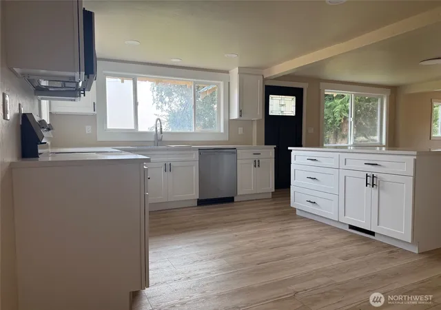 Photo 3 of Single family home for sale at 1200 Tibbling Rd, Selah, WA 98942 | MLS# NWM2565152 | Listing updated on 2026-09-17