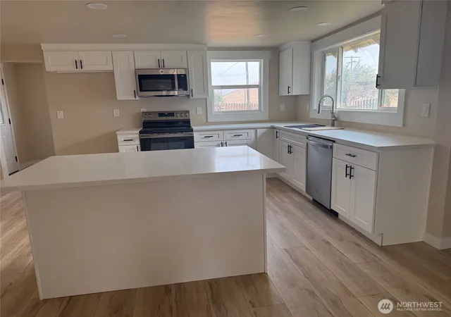 Photo 4 of Single family home for sale at 1200 Tibbling Rd, Selah, WA 98942 | MLS# NWM2565152 | Listing updated on 2026-09-17