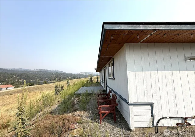 Photo 3 of Single family home for sale at 62 Heron Loop, Republic, WA 99166 | MLS# NWM2565350 | Listing updated on 2026-09-23