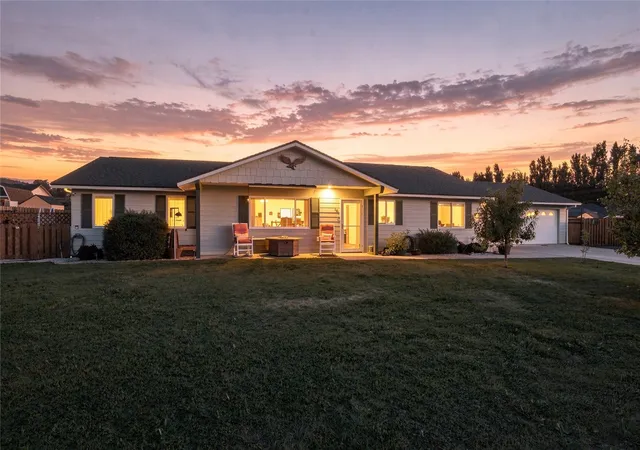 Photo 3 of Sale Pending at 46 Saratoga Ln, Malaga, WA 98828 | MLS# NWM2565397 | Listing updated on 2026-09-30