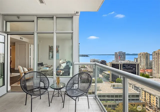 Photo 4 of Condo for sale at 588 Bell St #2201S, Seattle, WA 98121 | MLS# NWM2565512 | Listing updated on 2026-09-29