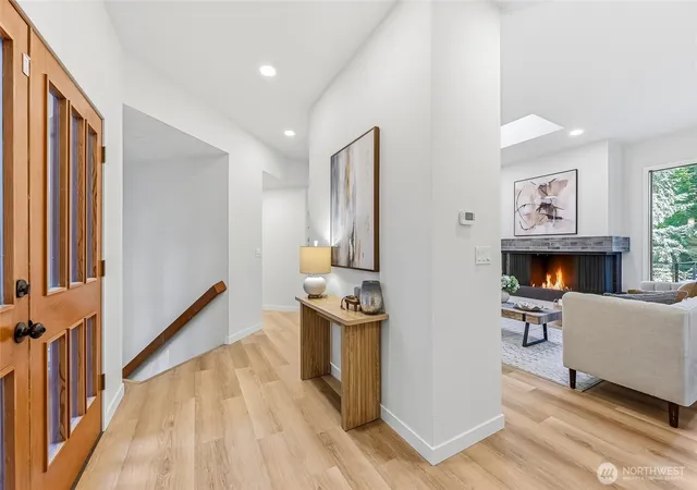 Photo 3 of Single family home for sale at 4200 W Lake Sammamish Pkwy SE, Bellevue, WA 98008 | MLS# NWM2565645 | Listing updated on 2026-09-24