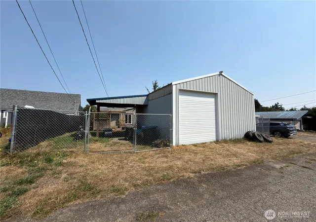 Photo 2 of Single family home for sale at 828 W 10th Street, Port Angeles, WA 98363 | MLS# NWM2565748 | Listing updated on 2026-09-17