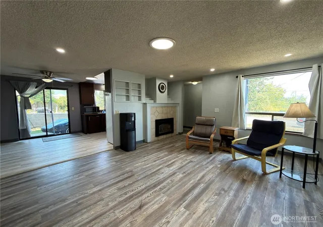 Photo 4 of Single family home for sale at 828 W 10th Street, Port Angeles, WA 98363 | MLS# NWM2565748 | Listing updated on 2026-09-17