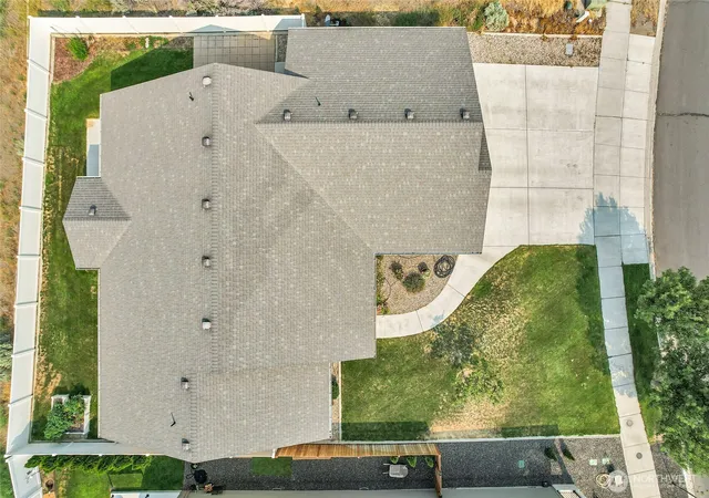 Photo 3 of Single family home for sale at 3440 W Blue Heron Ln, Moses Lake, WA 98837 | MLS# NWM2565961 | Listing updated on 2026-09-16