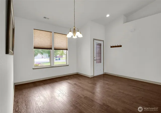 Photo 3 of Single family home for sale at 3440 W Blue Heron Ln, Moses Lake, WA 98837 | MLS# NWM2565961 | Listing updated on 2026-09-16
