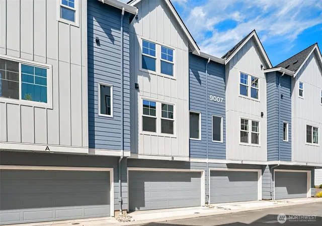 Photo 1 of Townhouse for sale at 9007 NE 203rd Lane #B, Bothell, WA 98011 | MLS# NWM2566036 | Listing updated on 2026-10-02