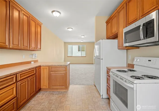 Photo 4 of Townhouse for sale at 5621 S Lawrence St #D, Tacoma, WA 98409 | MLS# NWM2566164 | Listing updated on 2026-09-17