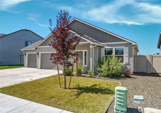 Photo 2 of Single family home for sale at 1451 Michele Ave, Walla Walla, WA 99362 | MLS# NWM2566362 | Listing updated on 2026-09-23