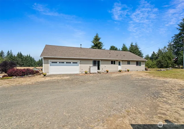 Photo 2 of Single family home for sale at 154 Se Mill Crk Rd, Shelton, WA 98584 | MLS# NWM2566388 | Listing updated on 2026-09-23