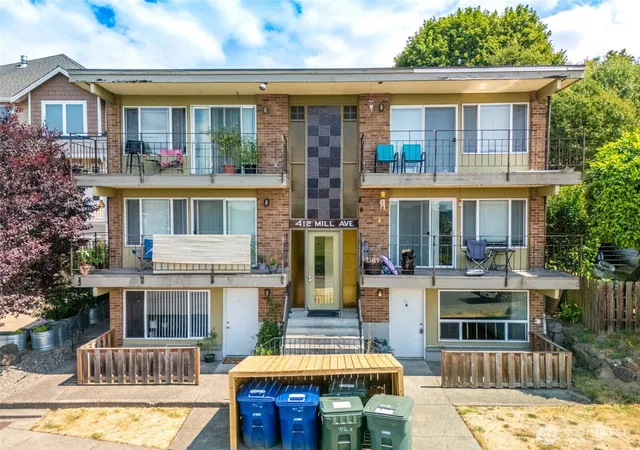 Photo 2 of Multi family home for sale at 412 Mill Ave S, Renton, WA 98057 | MLS# NWM2566463 | Listing updated on 2026-09-16