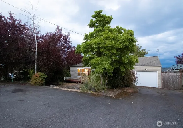 Photo 3 of Single family home for sale at 11634 25th Ave S, Seattle, WA 98168 | MLS# NWM2566484 | Listing updated on 2026-09-27