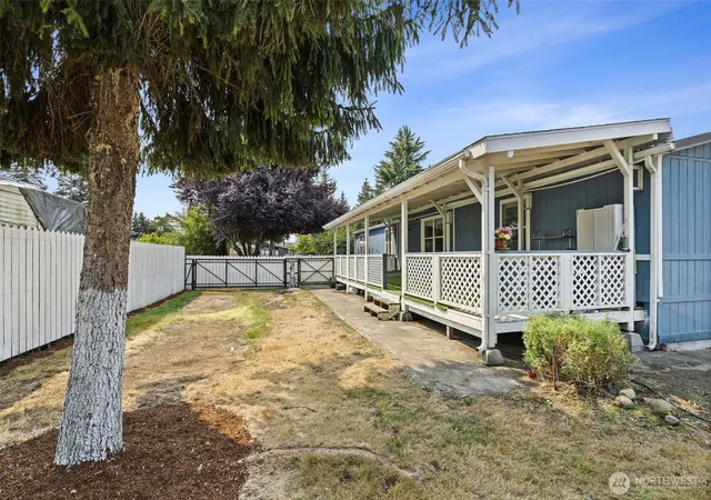 Photo 4 of Manufactured home for sale at 8720 Pepperidge Ln Se, Yelm, WA 98597 | MLS# NWM2567153 | Listing updated on 2026-09-17