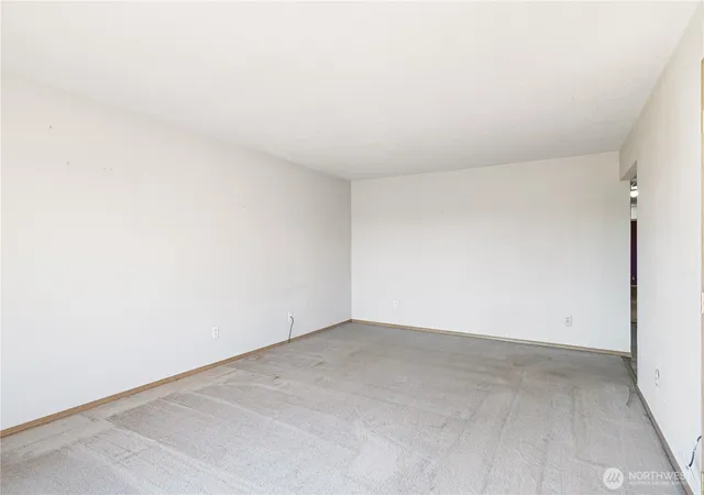 Photo 4 of Sale Pending at 1425 33Rd Ave, Longview, WA 98632 | MLS# NWM2567360 | Listing updated on 2026-09-25