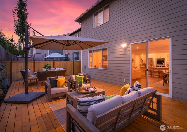 Photo 2 of Sale Pending at 927 119th Avenue Se, Lake Stevens, WA 98258 | MLS# NWM2567364 | Listing updated on 2026-09-22