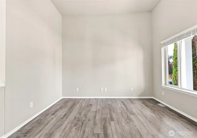 Photo 3 of Single family home for sale at 19500 6th Avenue S, Des Moines, WA 98148 | MLS# NWM2567656 | Listing updated on 2026-09-23