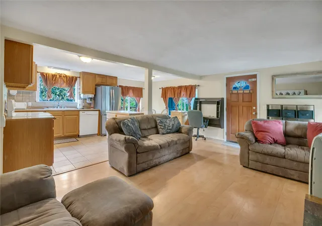 Photo 4 of House for sale at 38181 SE Northern St, Snoqualmie, WA 98065 | MLS# NWM2567793 | Listing updated on 2026-10-03