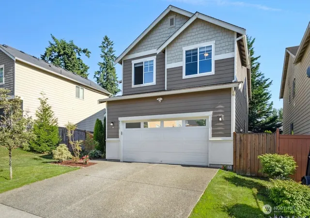 Photo 3 of Sale Pending at 4915 Ne 5th Street, Renton, WA 98059 | MLS# NWM2567904 | Listing updated on 2026-09-25