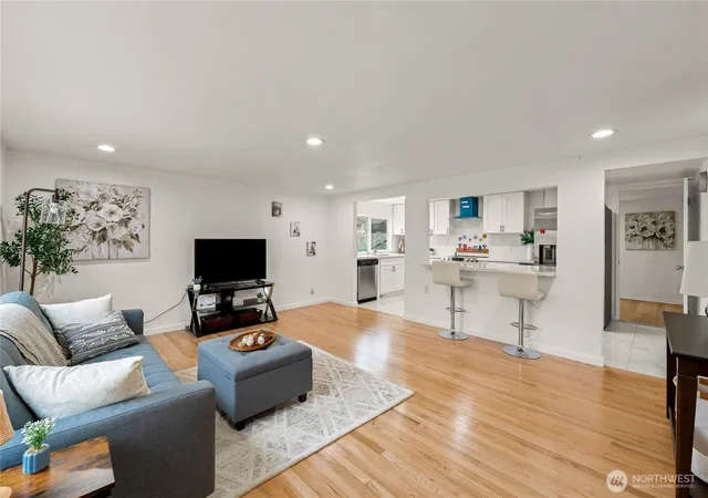 Photo 2 of Single family home for sale at 819 Sw 134th Street, Burien, WA 98146 | MLS# NWM2568013 | Listing updated on 2026-09-28