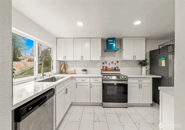 Photo 3 of Single family home for sale at 819 SW 134th Street, Burien, WA 98146 | MLS# NWM2568013 | Listing updated on 2026-09-28