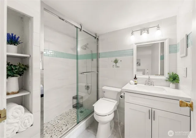 Photo 4 of Single family home for sale at 819 SW 134th Street, Burien, WA 98146 | MLS# NWM2568013 | Listing updated on 2026-09-28