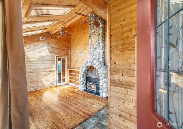 Photo 3 of Single family home for sale at 31940 W Morrison St, Carnation, WA 98014 | MLS# NWM2568080 | Listing updated on 2026-09-23