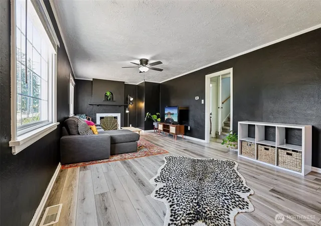 Photo 3 of Single family home for sale at 4840 E B St, Tacoma, WA 98404 | MLS# NWM2568267 | Listing updated on 2026-09-16