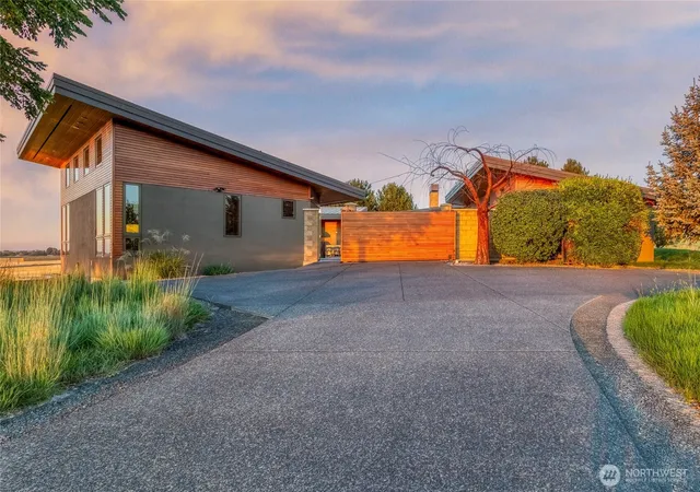 Photo 2 of Single family home for sale at 2339 Palisades Ln, Walla Walla, WA 99362 | MLS# NWM2568927 | Listing updated on 2026-09-21