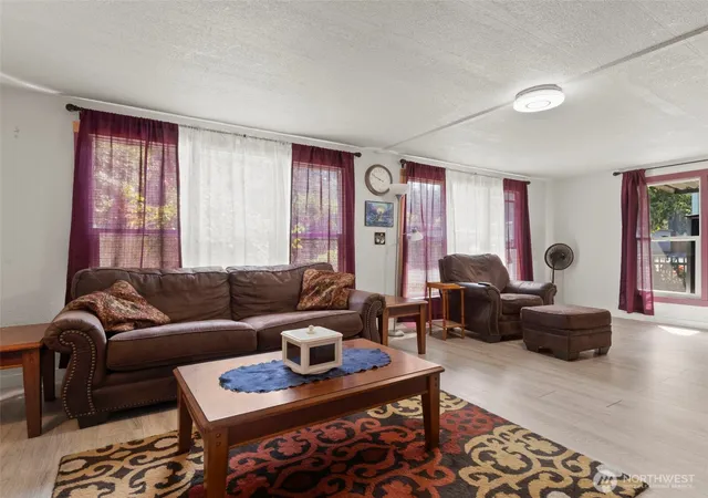 Photo 4 of Manufactured home for sale at 7906 58th Avenue E #83, Puyallup, WA 98371 | MLS# NWM2568980 | Listing updated on 2026-09-24