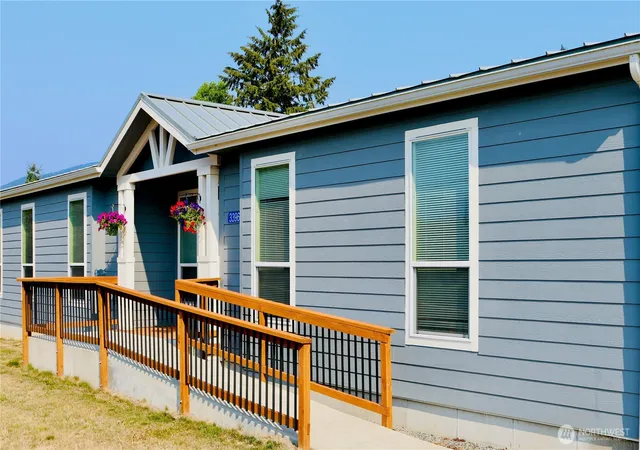 Photo 3 of Manufactured home for sale at 33969 Hamilton Cemetary Rd, Sedro Woolley, WA 98284 | MLS# NWM2569071 | Listing updated on 2026-09-23
