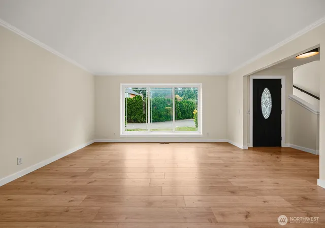 Photo 3 of Sale Pending at 3943 S 271st Place, Kent, WA 98032 | MLS# NWM2569104 | Listing updated on 2026-10-01