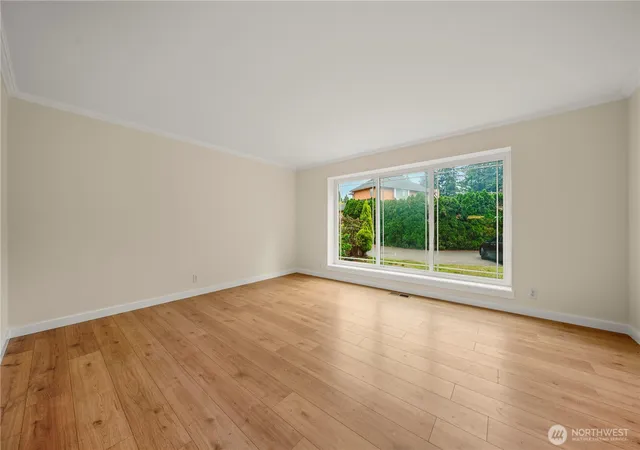 Photo 4 of Sale Pending at 3943 S 271st Place, Kent, WA 98032 | MLS# NWM2569104 | Listing updated on 2026-10-01