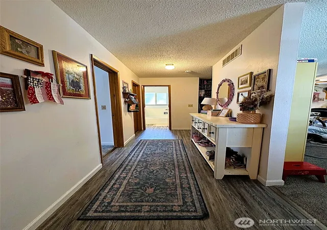 Photo 3 of Single family home for sale at 836 Meadowlark Ln, Othello, WA 99344 | MLS# NWM2569203 | Listing updated on 2026-09-23