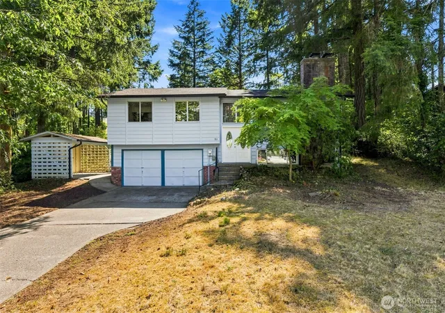Photo 2 of Sale Pending at 51 E Park Ln, Shelton, WA 98584 | MLS# NWM2569219 | Listing updated on 2026-09-30