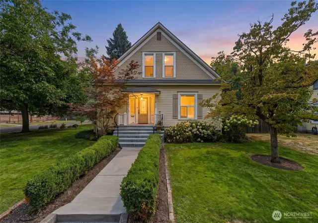 Photo 1 of Single family home for sale at 736 Lincoln St, Walla Walla, WA 99362 | MLS# NWM2569416 | Listing updated on 2026-09-22