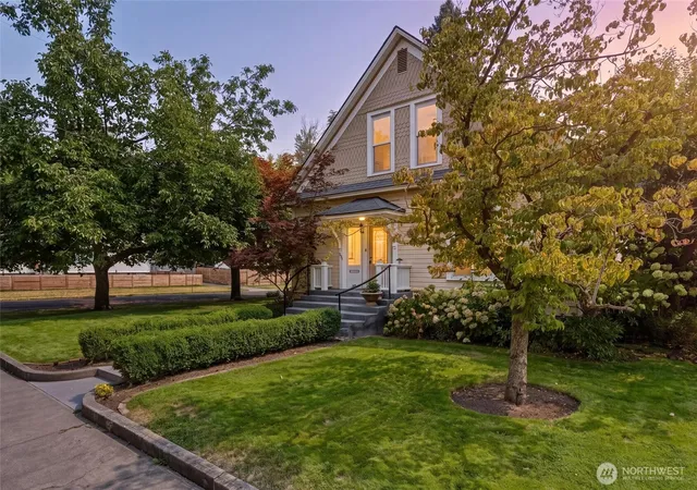 Photo 2 of Single family home for sale at 736 Lincoln St, Walla Walla, WA 99362 | MLS# NWM2569416 | Listing updated on 2026-09-22
