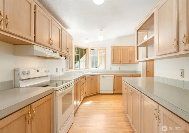 Photo 3 of Sale Pending at 752 Jolie Way, Port Townsend, WA 98368 | MLS# NWM2569470 | Listing updated on 2026-09-16
