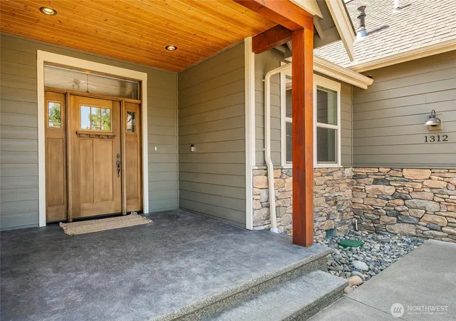 Photo 3 of Single family home for sale at 1312 Bradley Meadows Ct, Lynden, WA 98264 | MLS# NWM2569862 | Listing updated on 2026-09-18