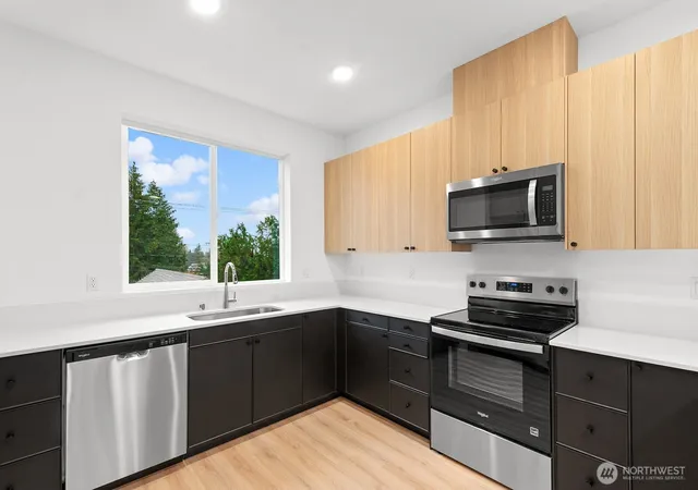 Photo 4 of Townhouse for sale at 1411 SW 111th Lane, Seattle, WA 98146 | MLS# NWM2570245 | Listing updated on 2026-09-25