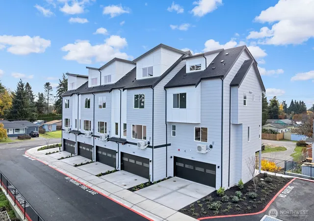 Photo 37 of Townhouse for sale at 1405 SW 111th Lane, Seattle, WA 98146 | MLS# NWM2570337 | Listing updated on 2026-10-11