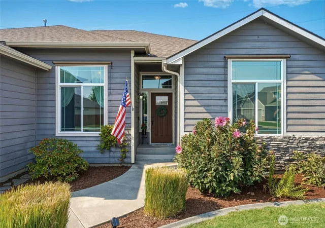 Photo 3 of Single family home for sale at 10 Wilshire St, Walla Walla, WA 99362 | MLS# NWM2570436 | Listing updated on 2026-09-26