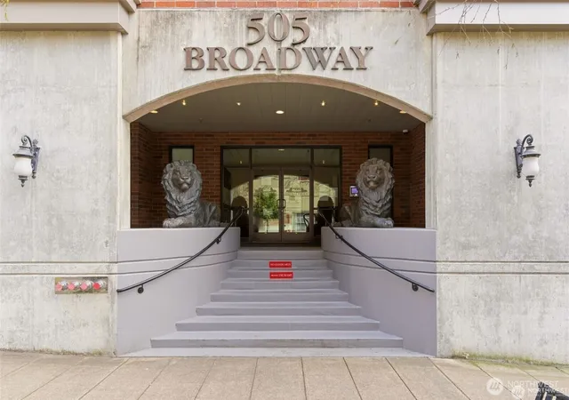 Photo 3 of Condo for sale at 505 Broadway #704, Tacoma, WA 98402 | MLS# NWM2570455 | Listing updated on 2026-09-17