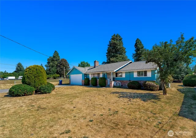 Photo 2 of Single family home for sale at 10837 Se 217th St, Kent, WA 98031 | MLS# NWM2570611 | Listing updated on 2026-09-17