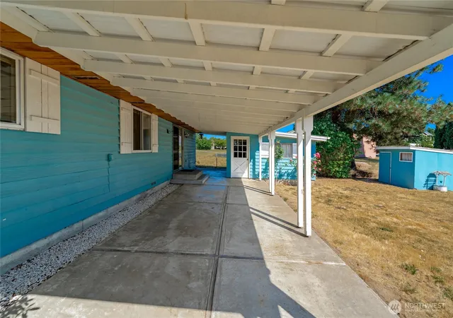 Photo 4 of Single family home for sale at 10837 Se 217Th St, Kent, WA 98031 | MLS# NWM2570611 | Listing updated on 2026-09-17