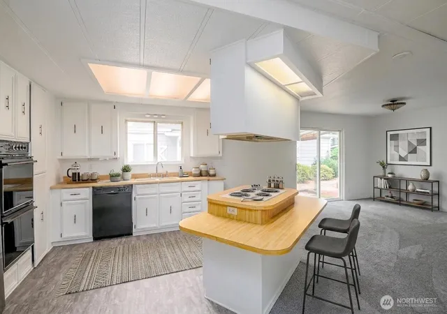 Photo 4 of Manufactured home for sale at 201 Union Ave SE #228, Renton, WA 98059 | MLS# NWM2570751 | Listing updated on 2026-09-23