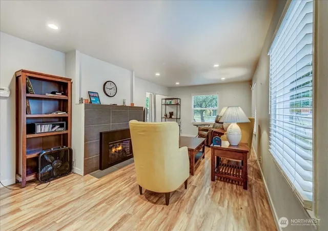 Photo 3 of Single family home for sale at 624 Madison St, Everett, WA 98203 | MLS# NWM2570949 | Listing updated on 2026-09-22