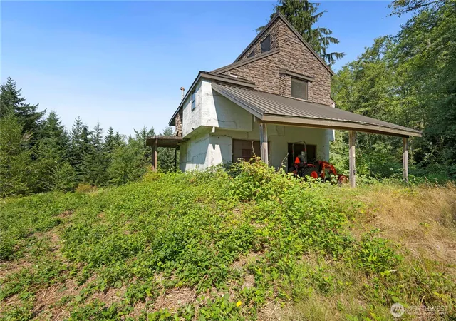 Photo 3 of Sale Pending at 15124 State Route 530 NE, Arlington, WA 98223 | MLS# NWM2571011 | Listing updated on 2026-09-29