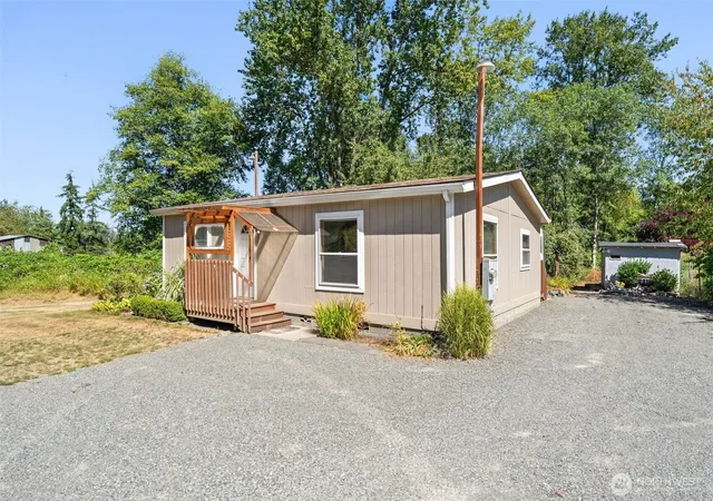 Photo 3 of Manufactured home for sale at 11607 Golden Given Rd E, Tacoma, WA 98445 | MLS# NWM2571464 | Listing updated on 2026-09-26