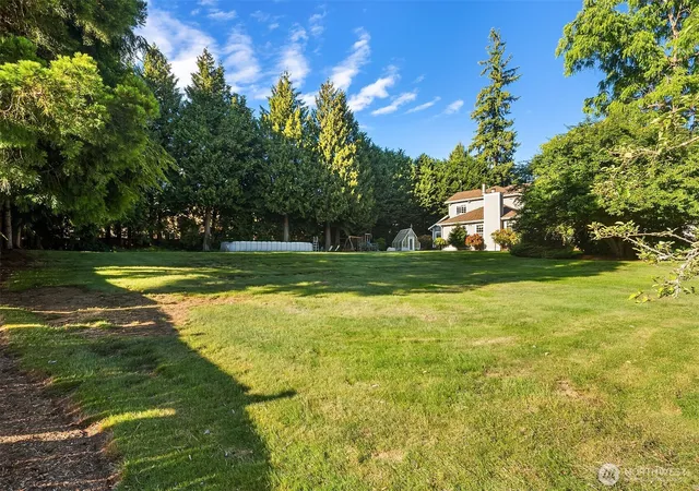 Photo 2 of Sale Pending at 1631 180th Pl Sw, Lynnwood, WA 98037 | MLS# NWM2571899 | Listing updated on 2026-09-16